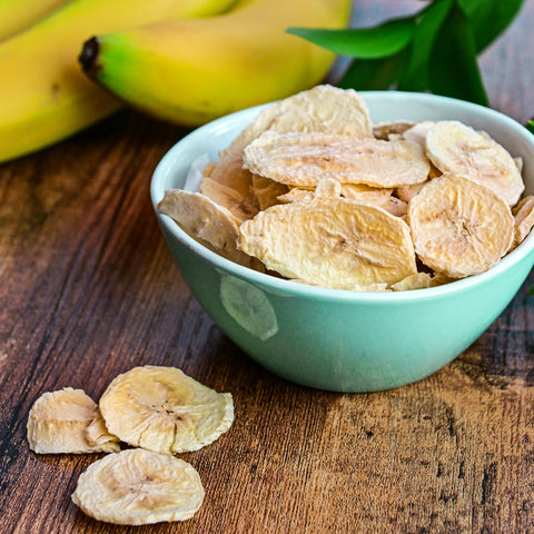 Croustilles de bananes Plantains vs. Lyophilisées : Quel croquant choisir ?