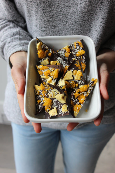 Écorces de chocolat noir à la mangue, mandarine et noix de coco 🍊